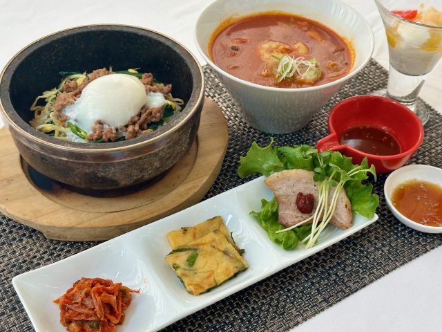石焼ビビンバとスンドゥブの韓国膳