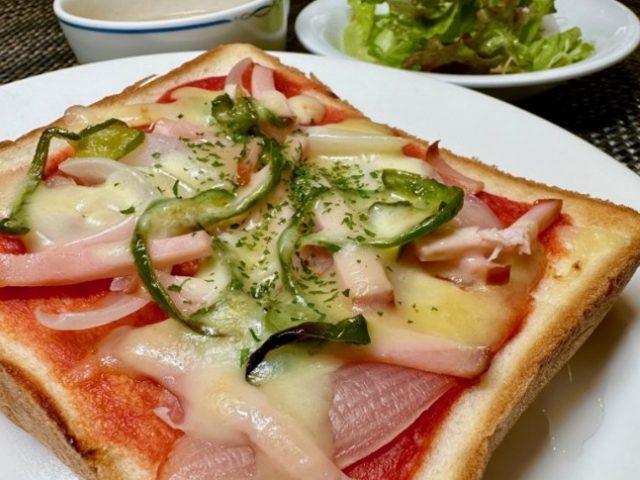 自家製ケチャップの厚切りピザトースト