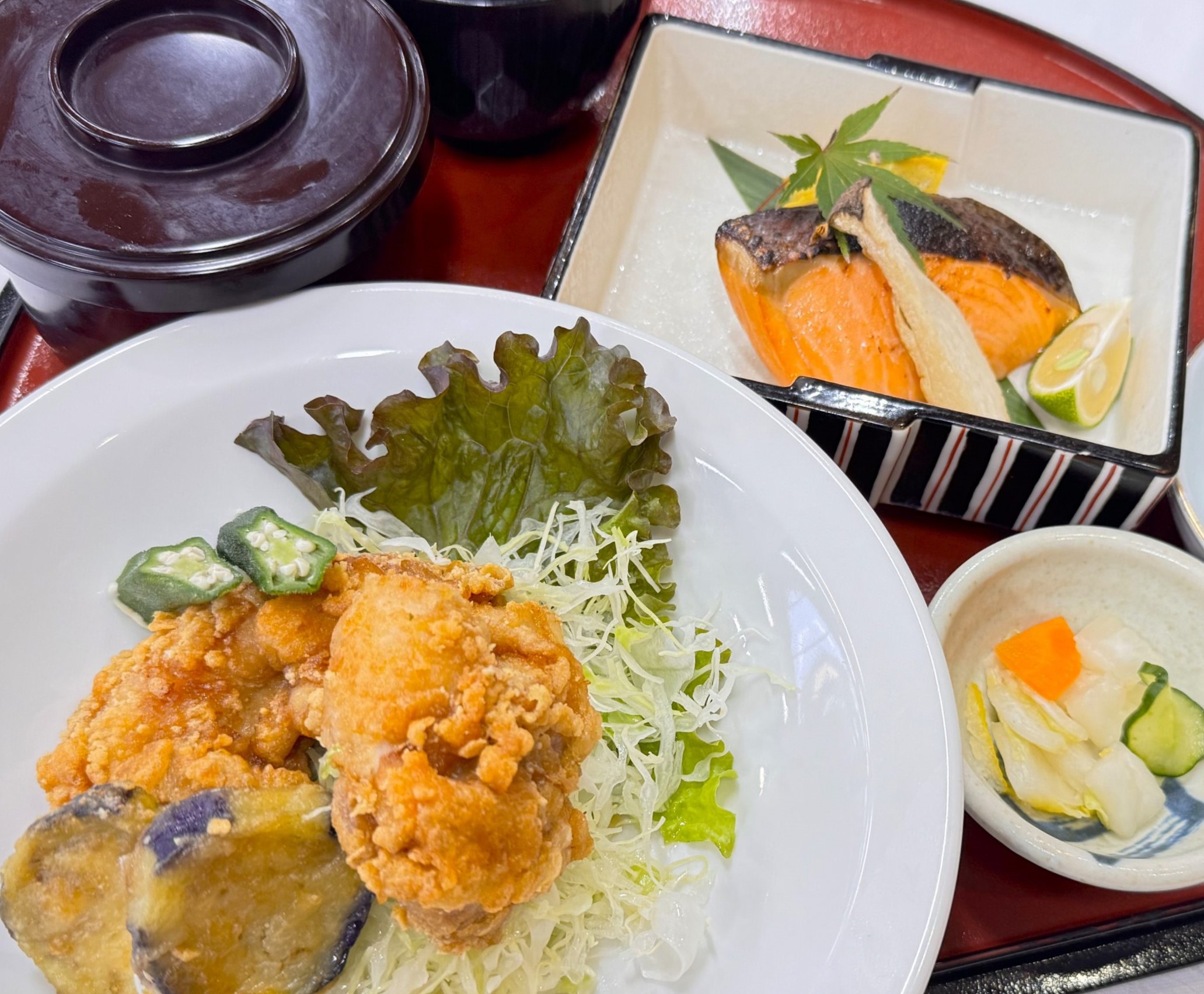 鶏竜田揚と焼き魚の和定食