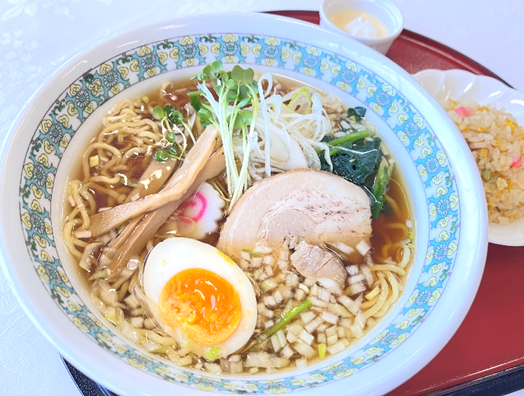 醤油ラーメンと半チャーハンのセット