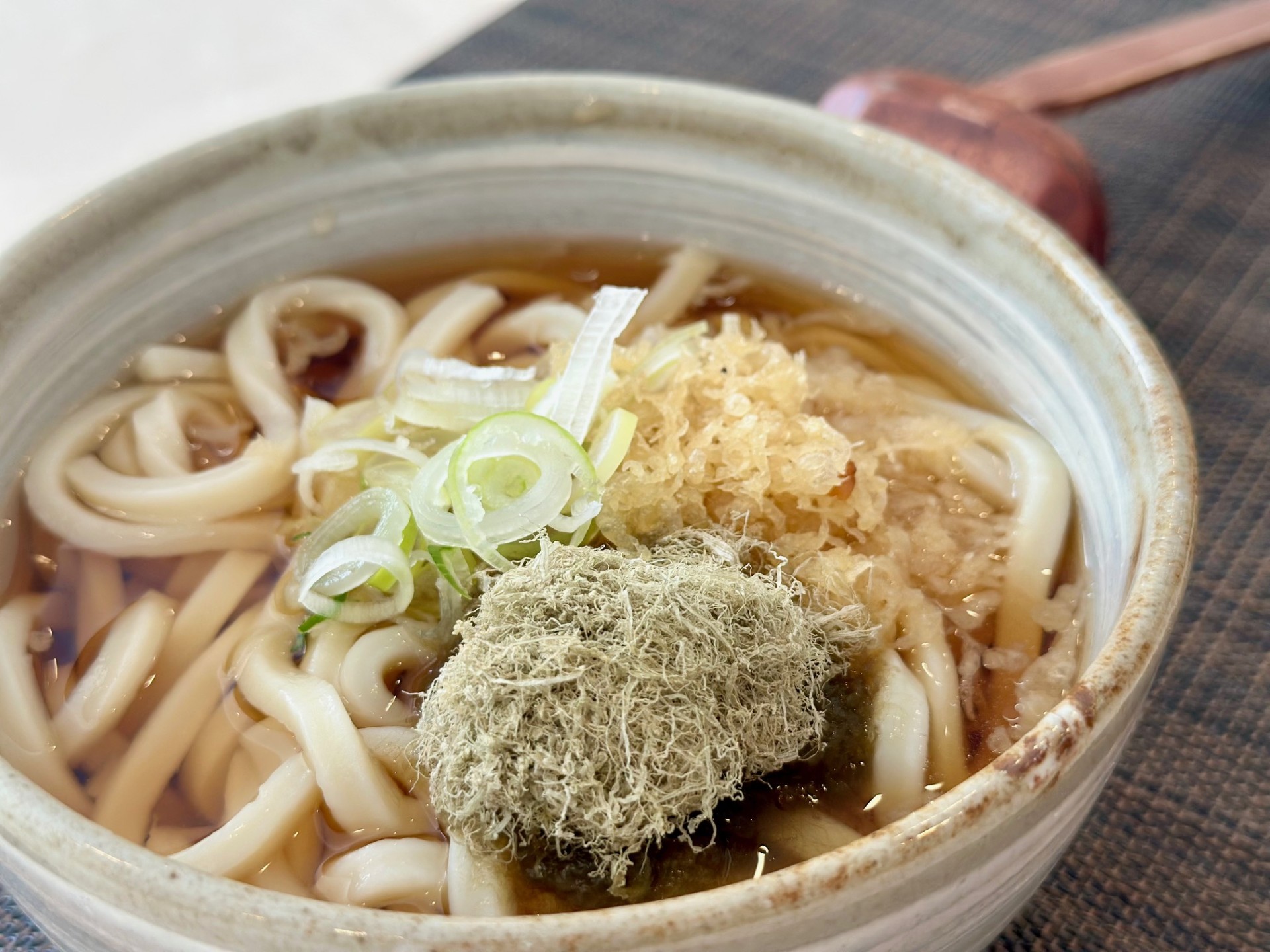 とろろ昆布うどん
