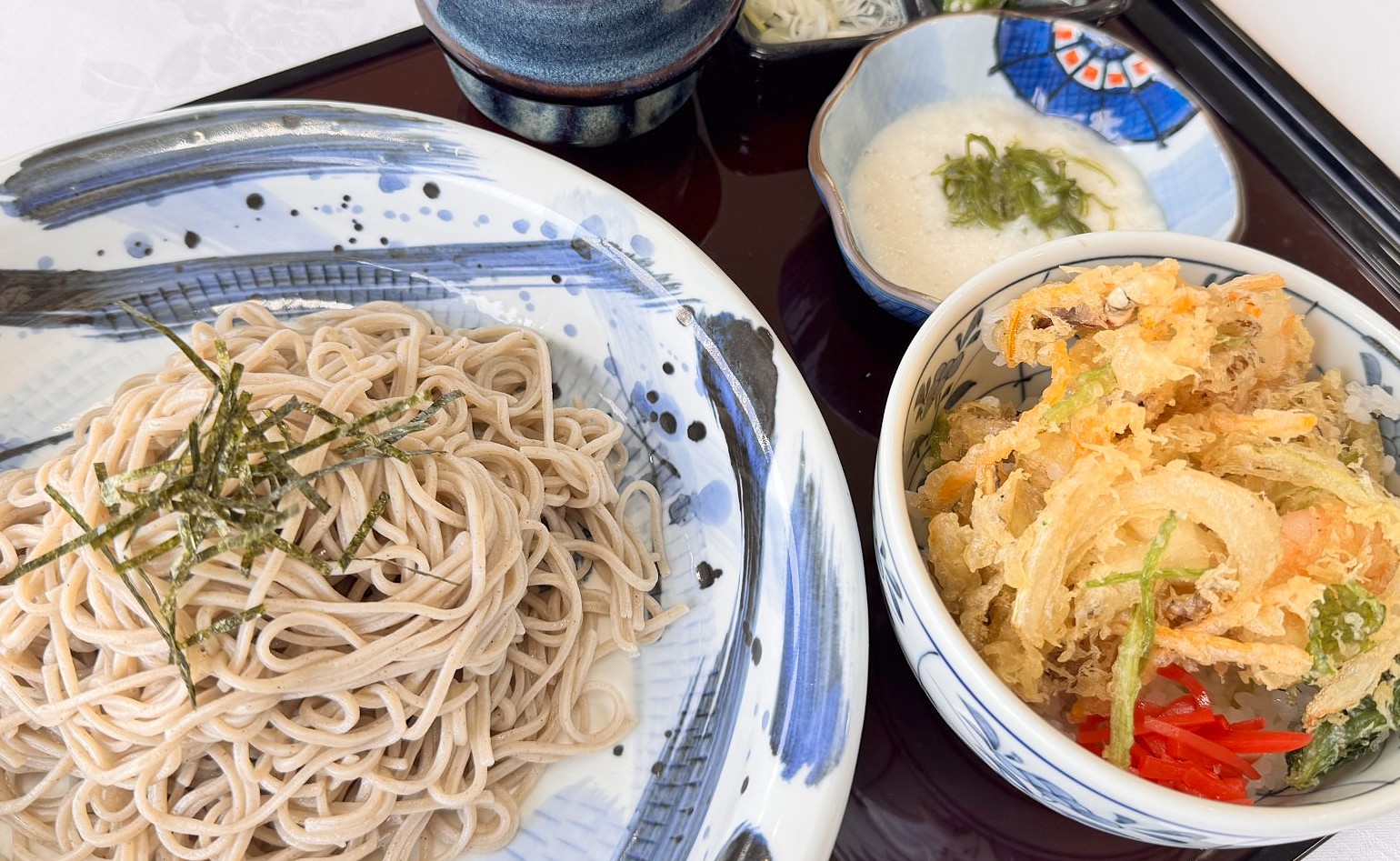 冷やしとろろ蕎麦とミニかき揚丼