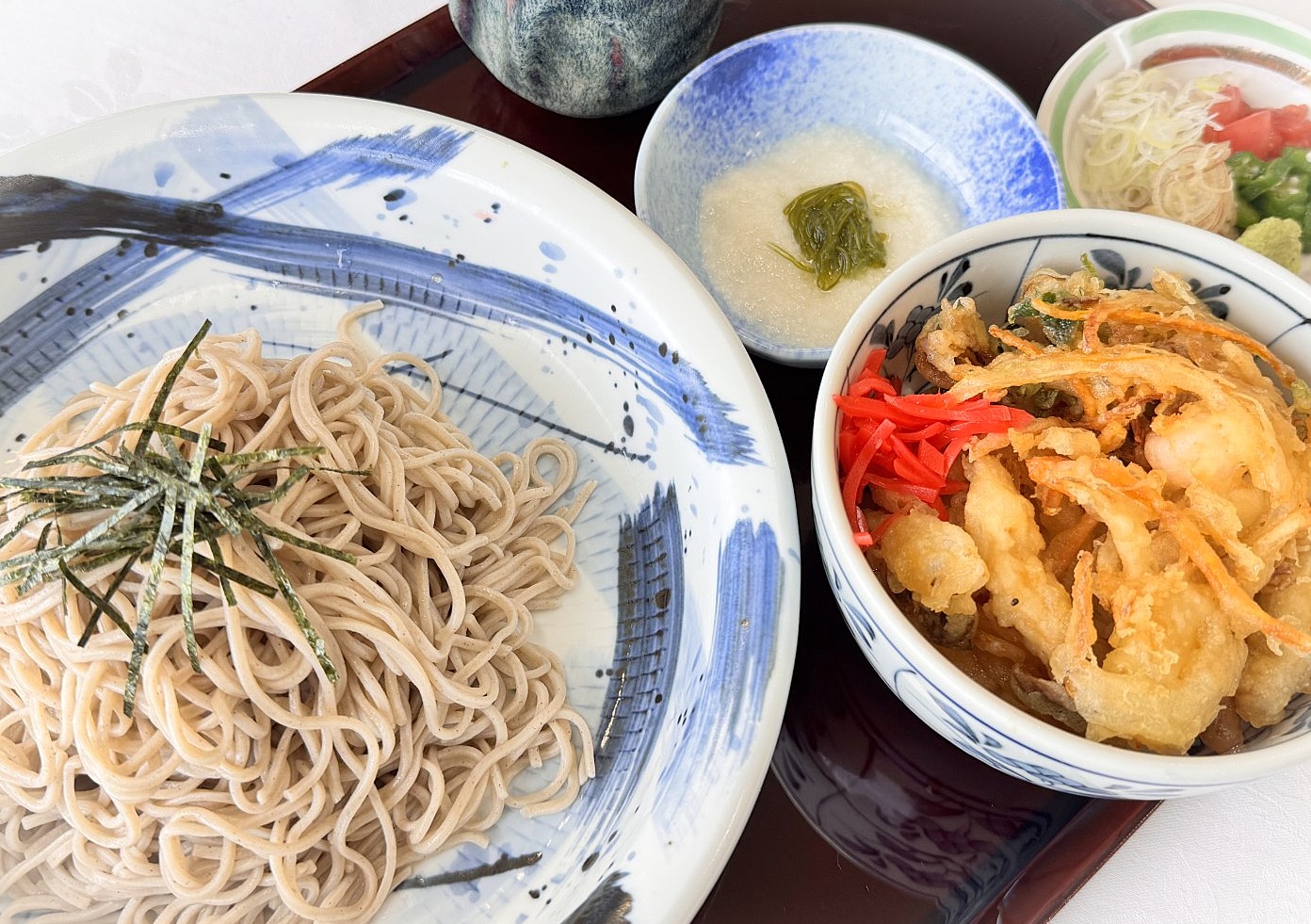 冷やしとろろ蕎麦とミニかき揚丼