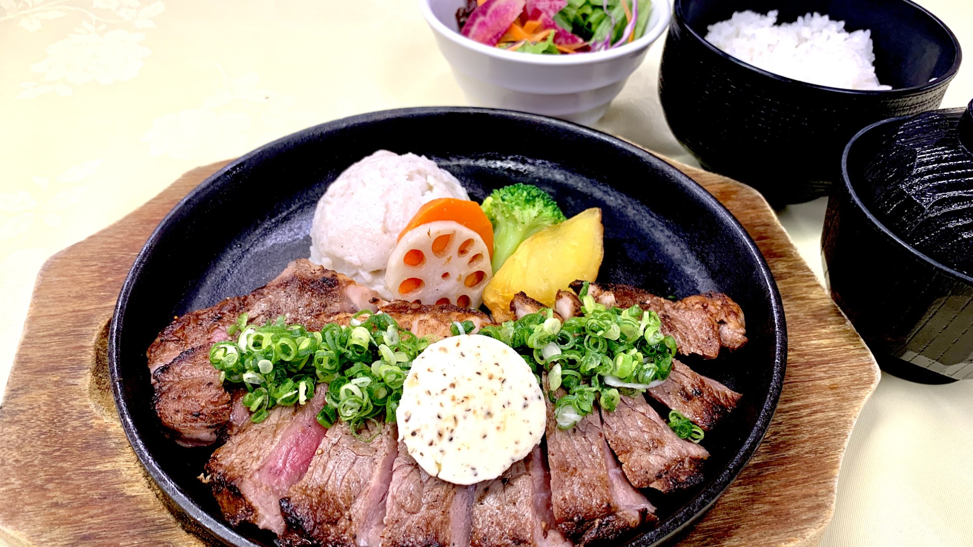 ハーフポンドステーキ膳