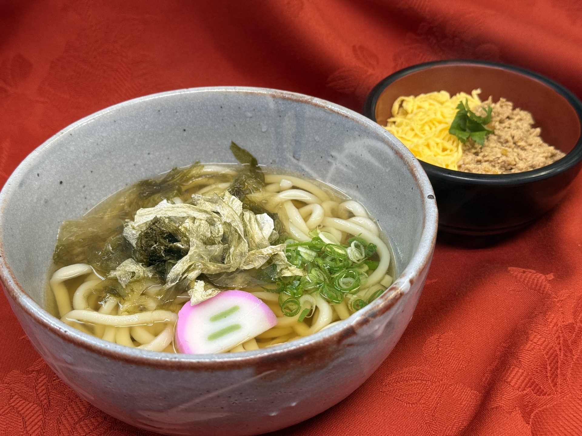 昆布うどん＆鶏そぼろ飯