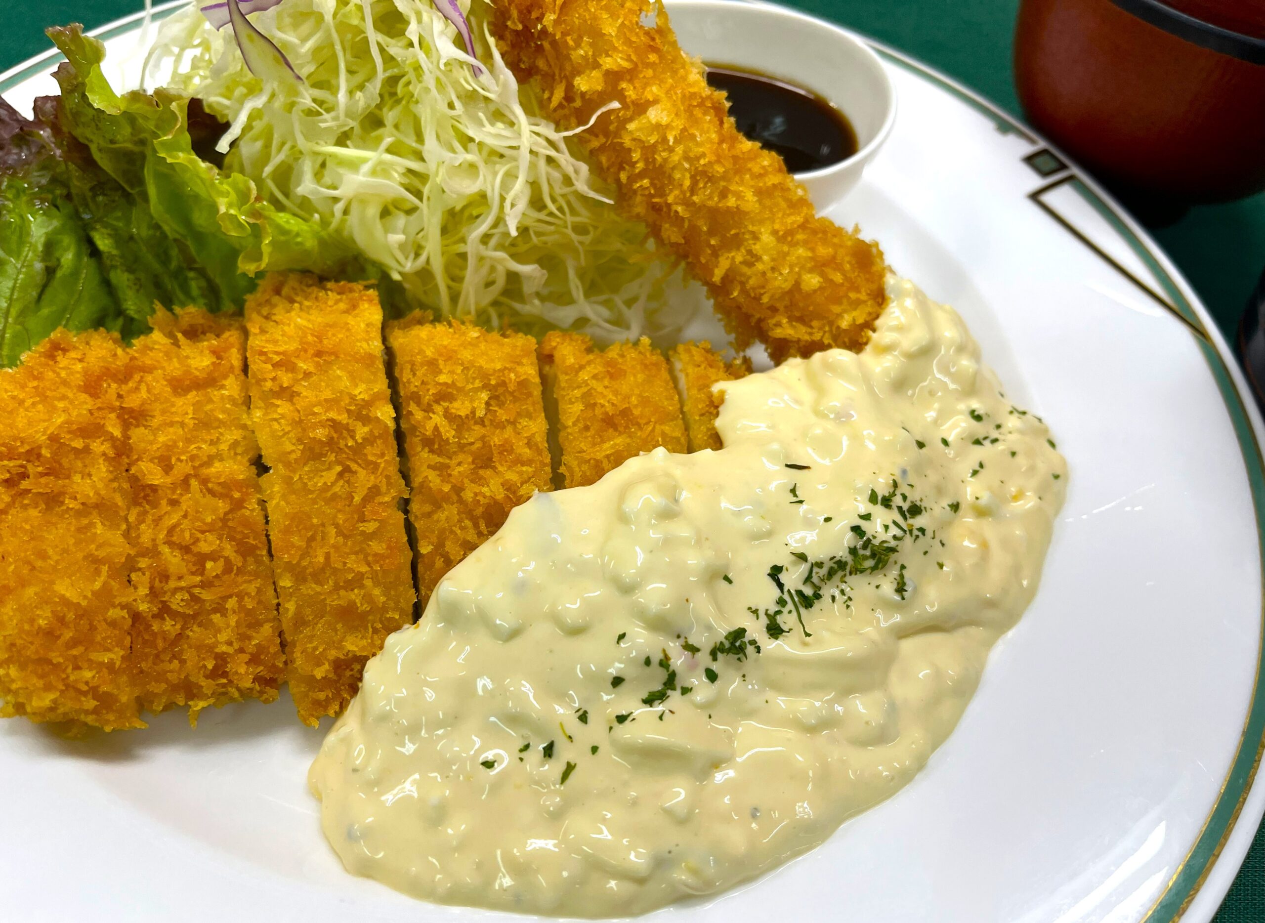 チキンカツと海老フライ