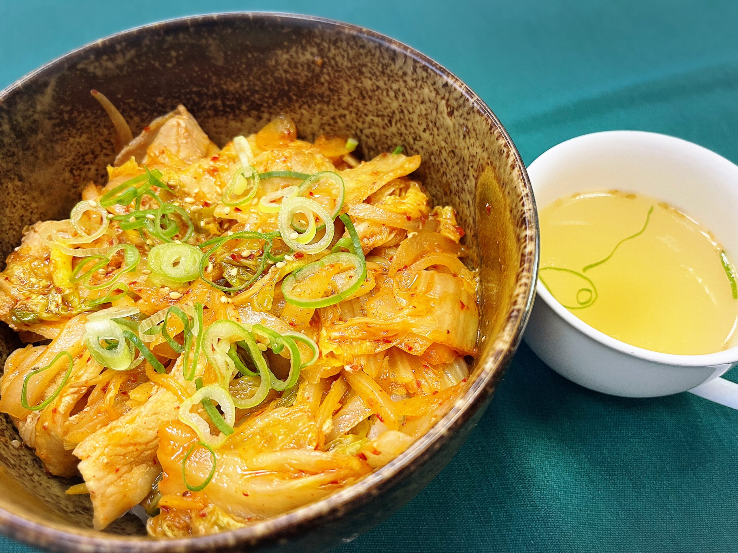 豚キムチ丼