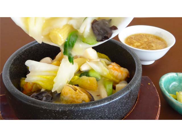 “オススメ”石焼海鮮あんかけ塩焼きそば