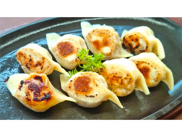 <center>隨縁名物ジンギスカン餃子</center>