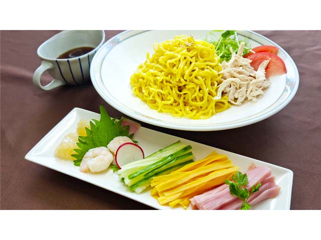 <center>冷やし中華</center>