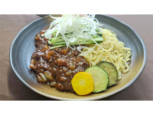 <center>ジャージャー麺</center>